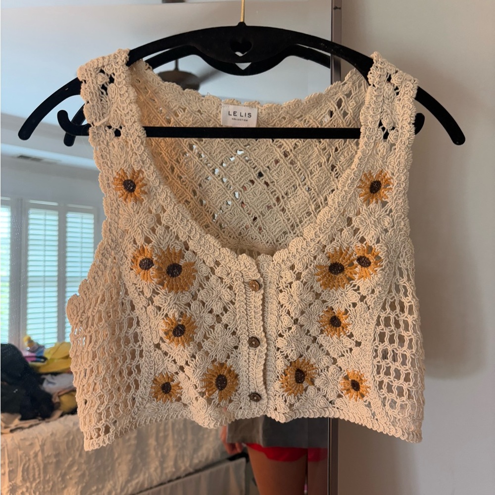 Le Lis Cream Crochet Floral Top